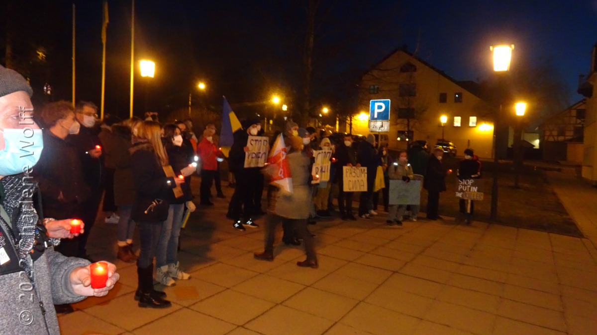 Friedensdemo vor dem Landratsamt Schleiz